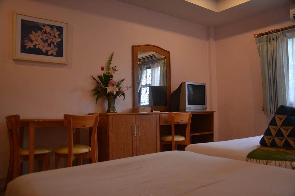 Seven Oaks Inn 좀티엔 비치 객실 사진