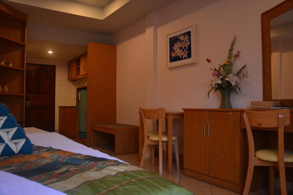 Seven Oaks Inn 좀티엔 비치 객실 사진